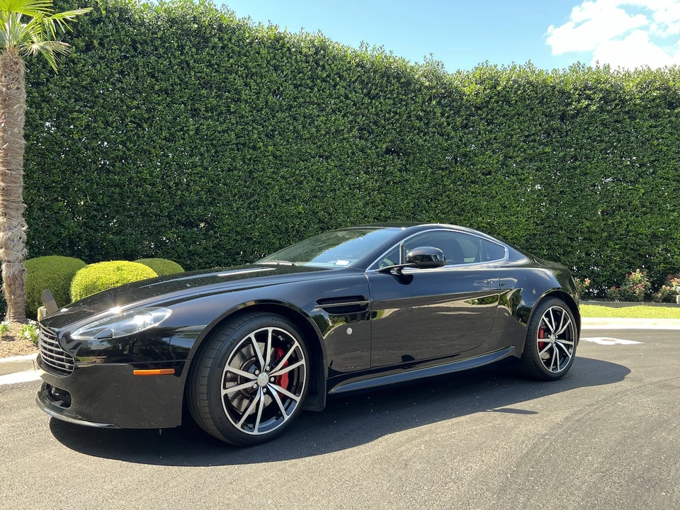 2011 Aston Martin V8 Vantage (2006-2017) - Image 3 of 31