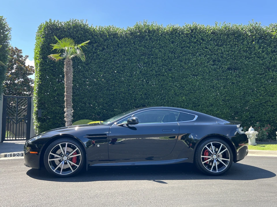 2011 Aston Martin V8 Vantage (2006-2017) - Image 12 of 31
