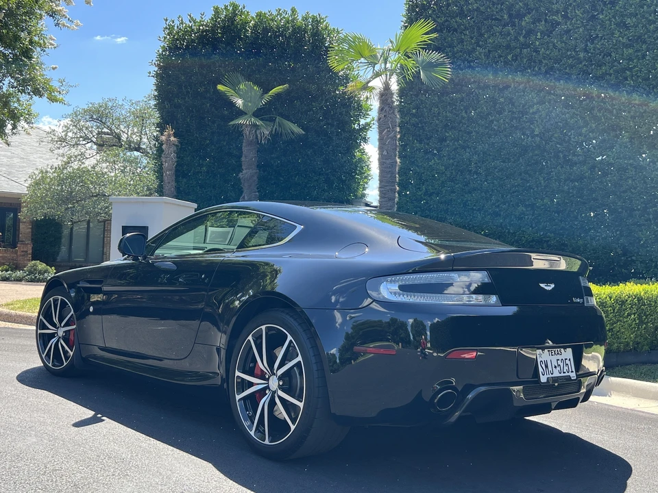 2011 Aston Martin V8 Vantage (2006-2017) - Image 9 of 31