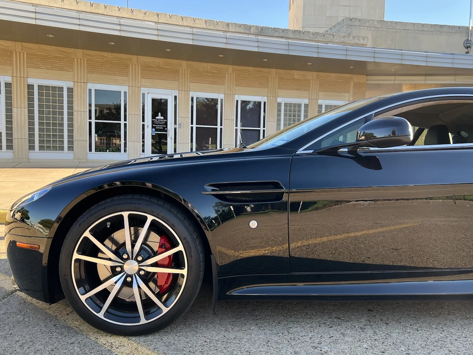 2011 Aston Martin V8 Vantage (2006-2017) - Image 13 of 31