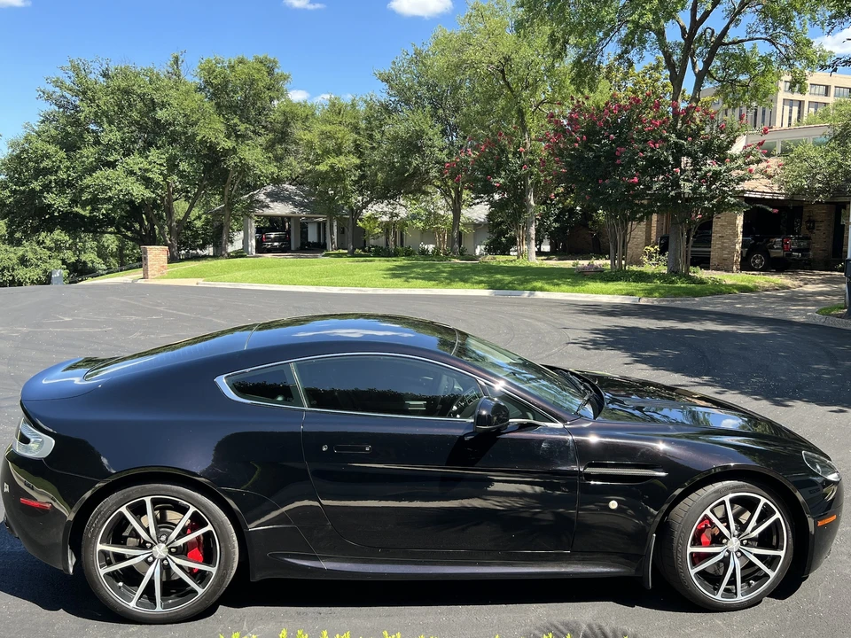 2011 Aston Martin V8 Vantage (2006-2017) - Image 5 of 31