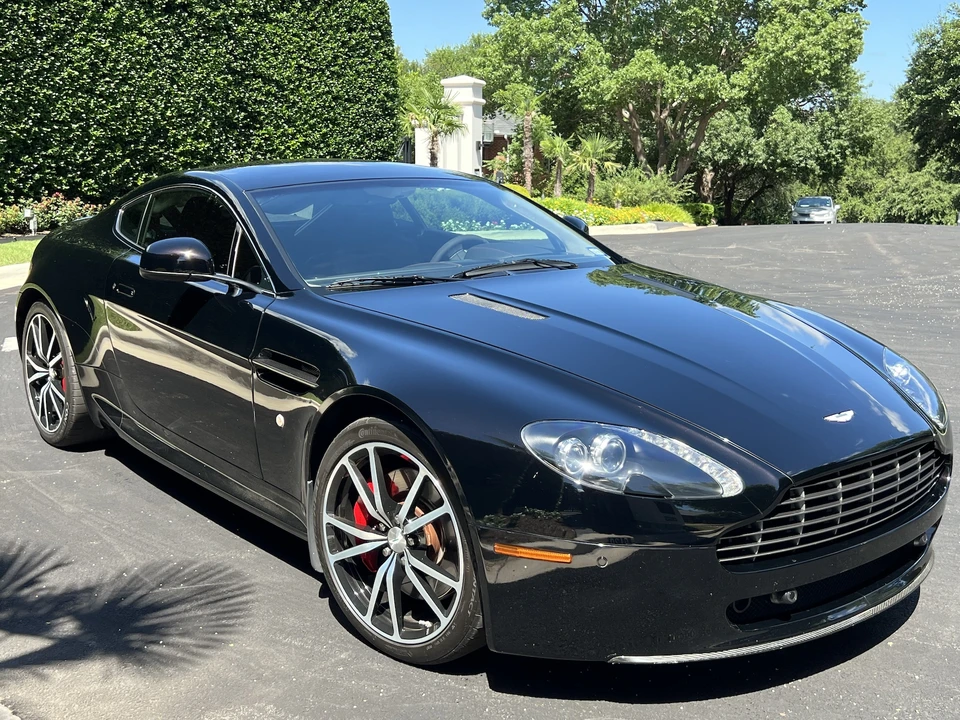2011 Aston Martin V8 Vantage (2006-2017) - Image 4 of 31