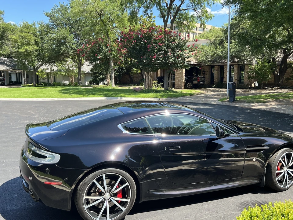 2011 Aston Martin V8 Vantage (2006-2017) - Image 6 of 31