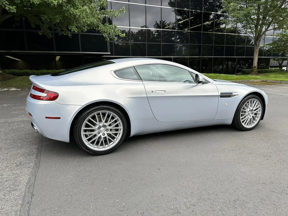 2011 Aston Martin V8 Vantage (2006-2017) - Image 12 of 31