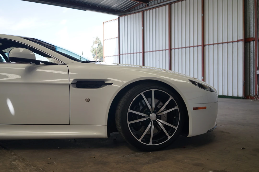2011 Aston Martin V8 Vantage (2006-2017) - Image 20 of 31