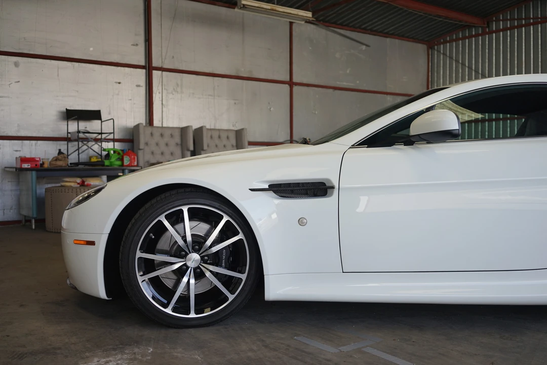 2011 Aston Martin V8 Vantage (2006-2017) - Image 21 of 31