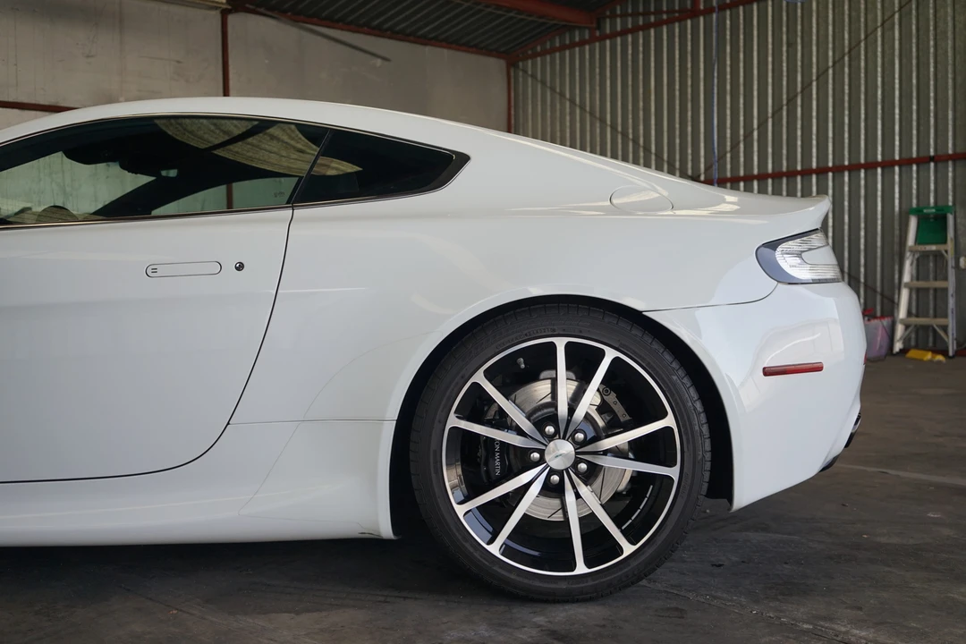 2011 Aston Martin V8 Vantage (2006-2017) - Image 22 of 31