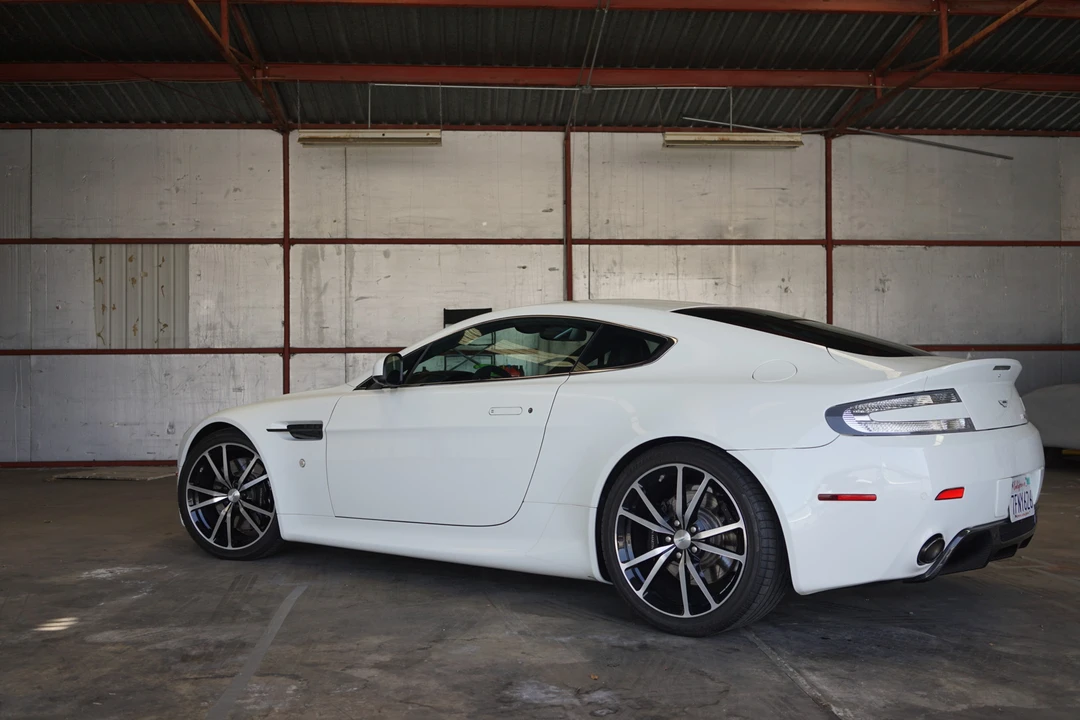 2011 Aston Martin V8 Vantage (2006-2017) - Image 10 of 31