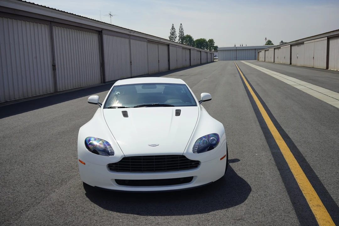 2011 Aston Martin V8 Vantage (2006-2017) - Image 9 of 31