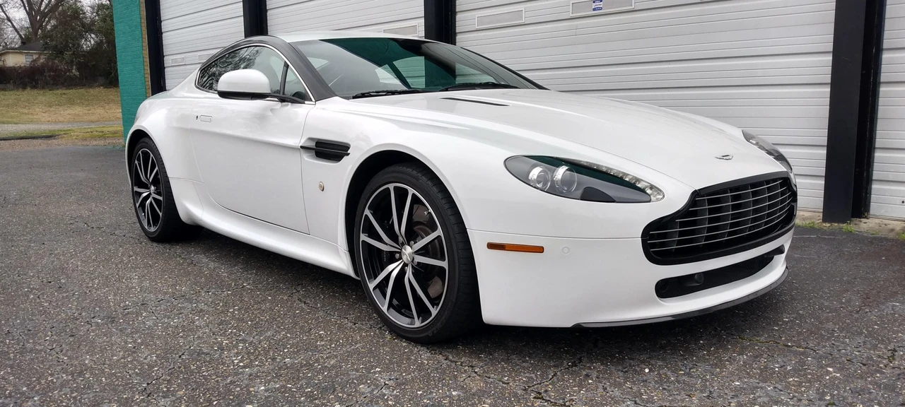 2011 Aston Martin V8 Vantage (2006-2017) - Image 12 of 31