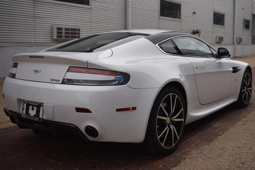 2011 Aston Martin V8 Vantage (2006-2017) - Image 4 of 31