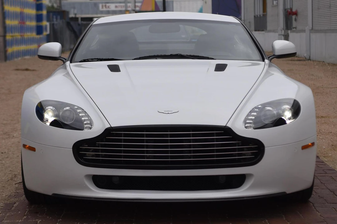 2011 Aston Martin V8 Vantage (2006-2017) - Image 2 of 31