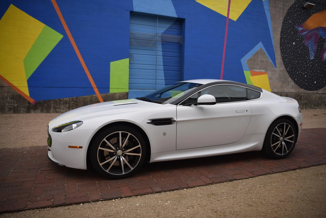 2011 Aston Martin V8 Vantage (2006-2017) - Image 11 of 31