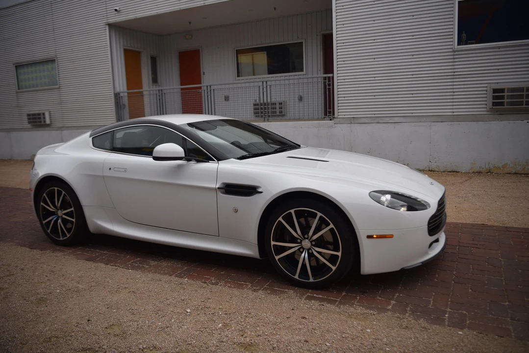 2011 Aston Martin V8 Vantage (2006-2017) - Image 26 of 31