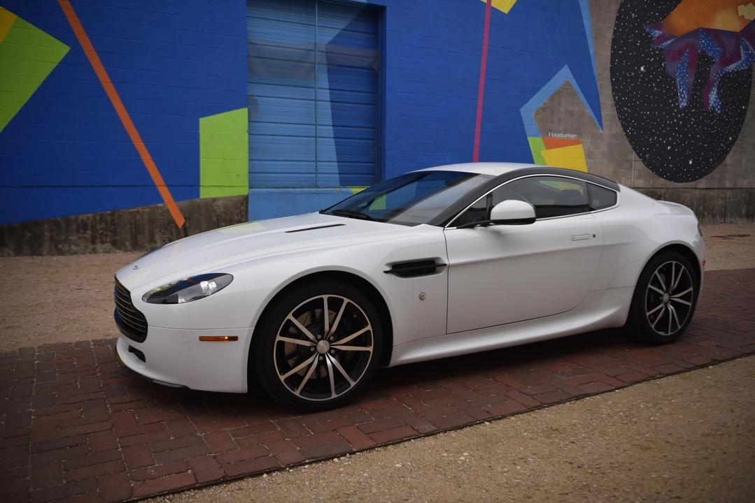 2011 Aston Martin V8 Vantage (2006-2017) - Image 10 of 31
