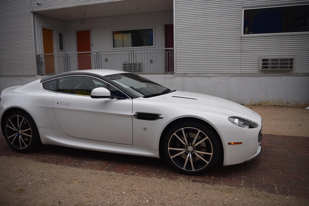2011 Aston Martin V8 Vantage (2006-2017) - Image 25 of 31