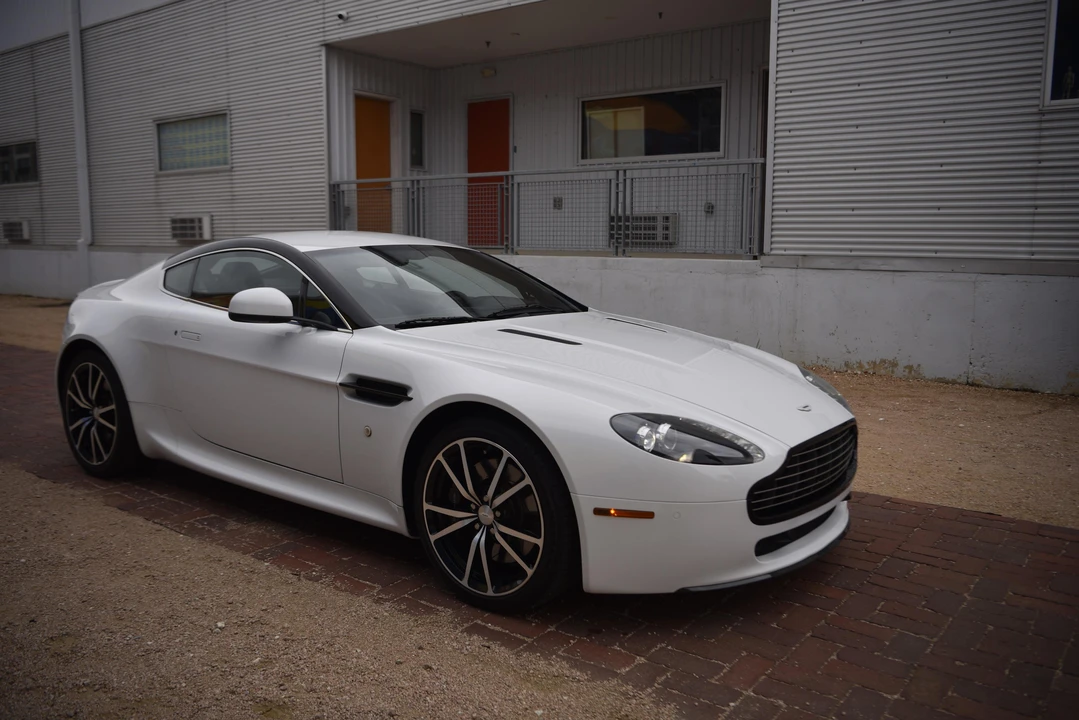 2011 Aston Martin V8 Vantage (2006-2017) - Image 27 of 31