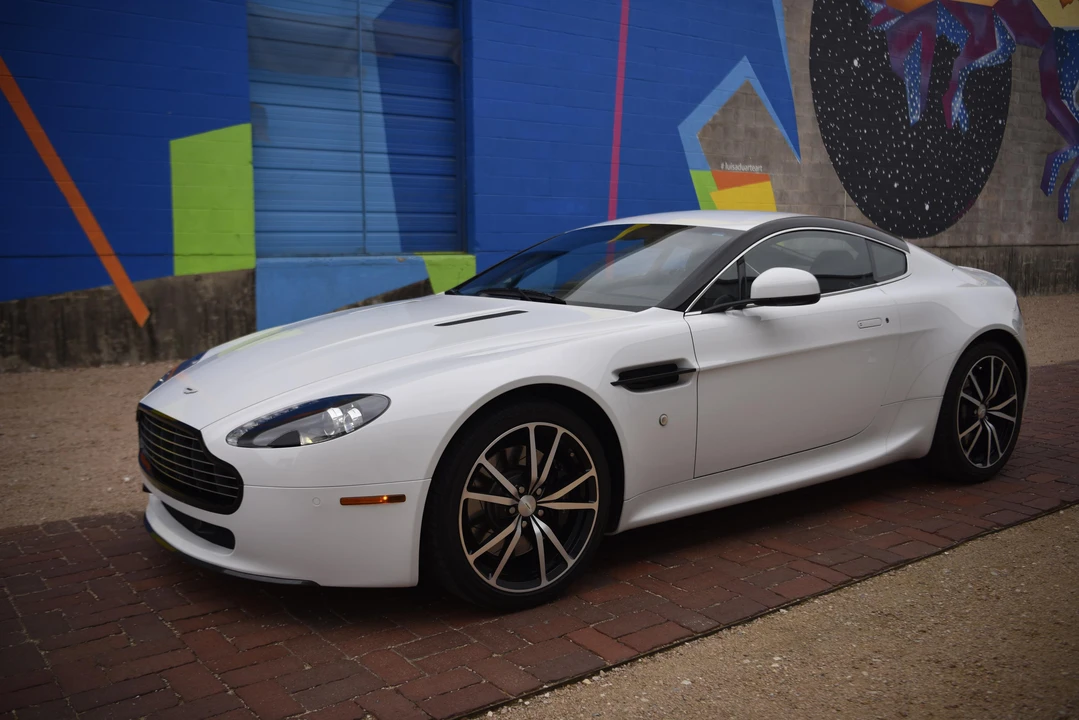 2011 Aston Martin V8 Vantage (2006-2017) - Image 9 of 31