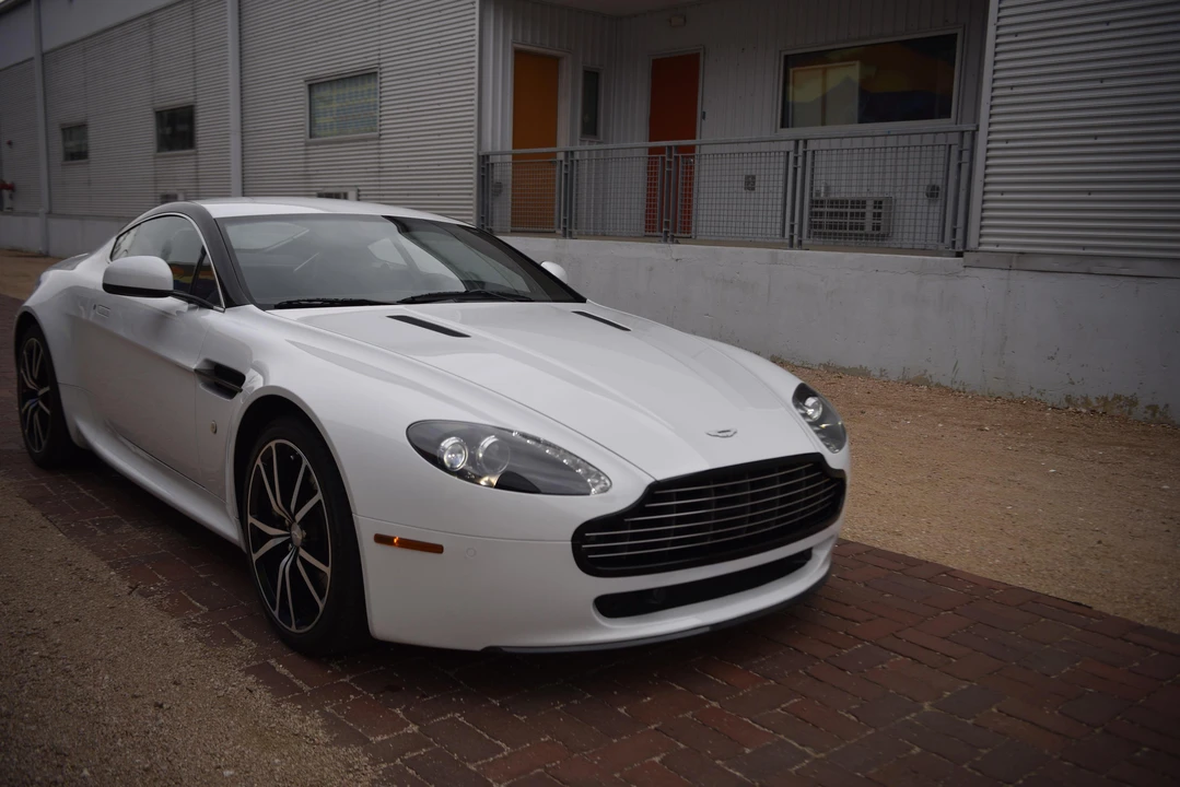 2011 Aston Martin V8 Vantage (2006-2017) - Image 29 of 31