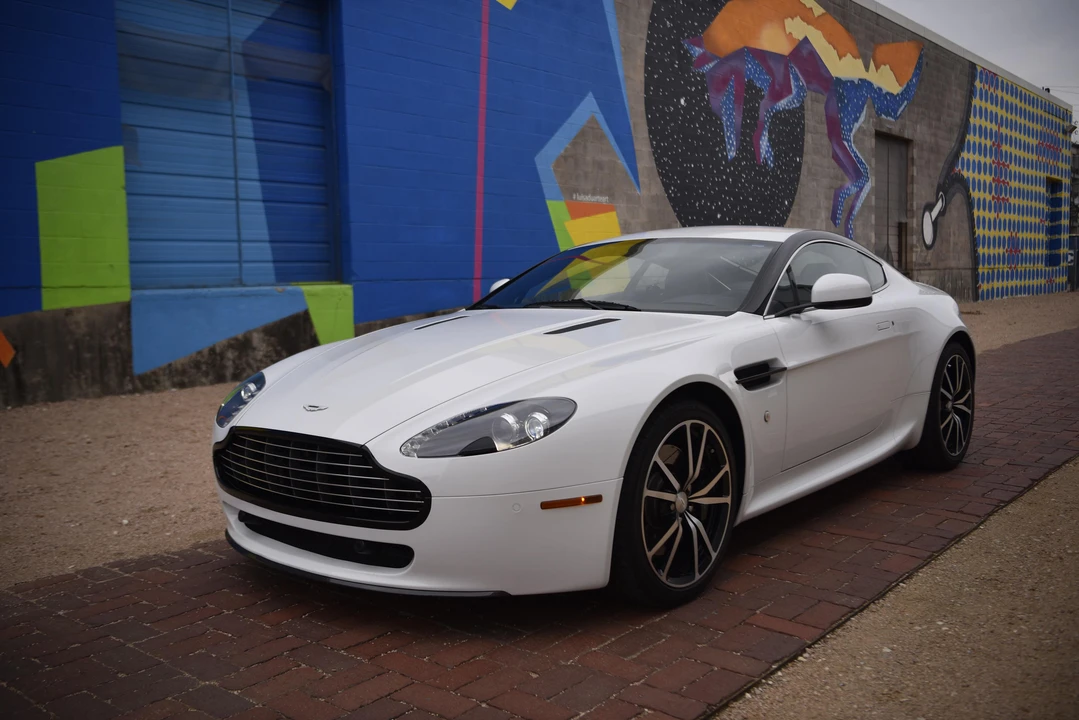 2011 Aston Martin V8 Vantage (2006-2017) - Image 7 of 31