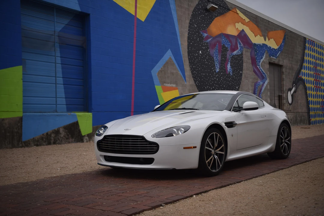 2011 Aston Martin V8 Vantage (2006-2017) - Image 6 of 31
