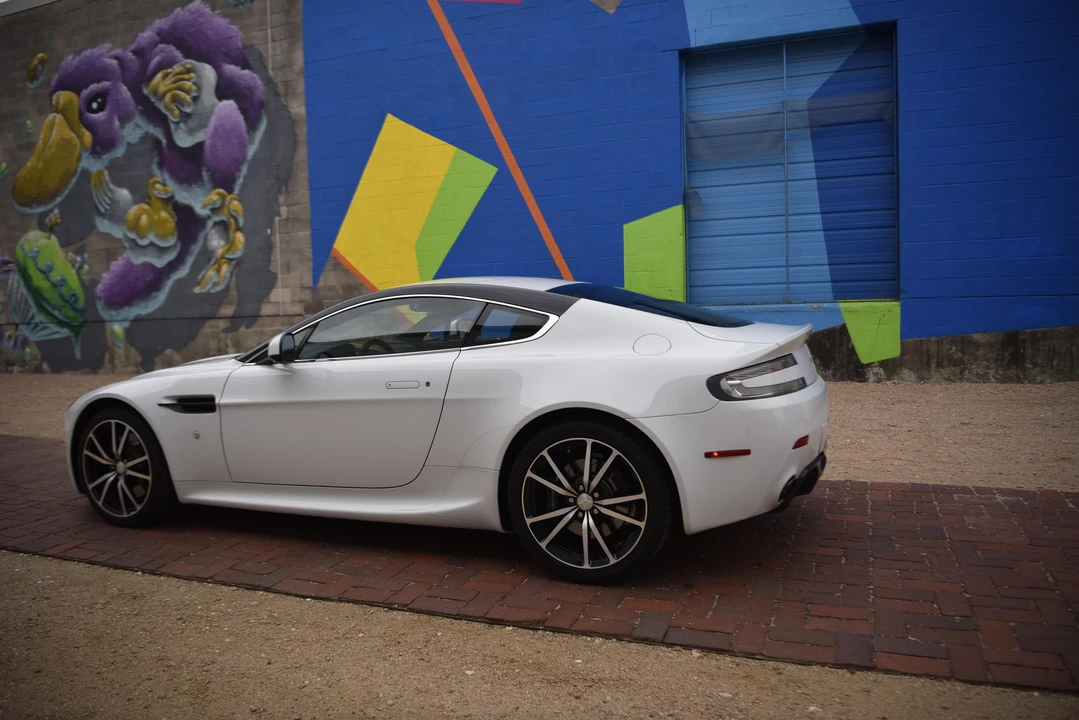 2011 Aston Martin V8 Vantage (2006-2017) - Image 12 of 31