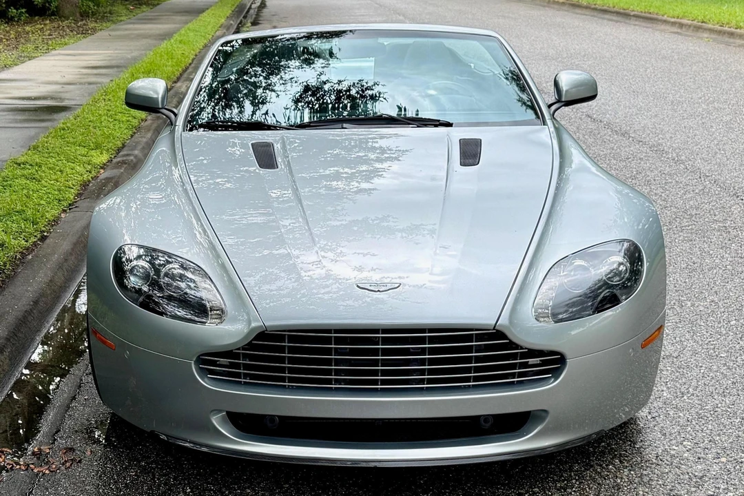 2011 Aston Martin V8 Vantage (2006-2017) - Image 2 of 31