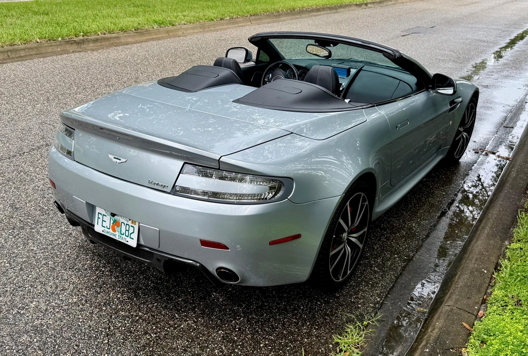 2011 Aston Martin V8 Vantage (2006-2017) - Image 13 of 31