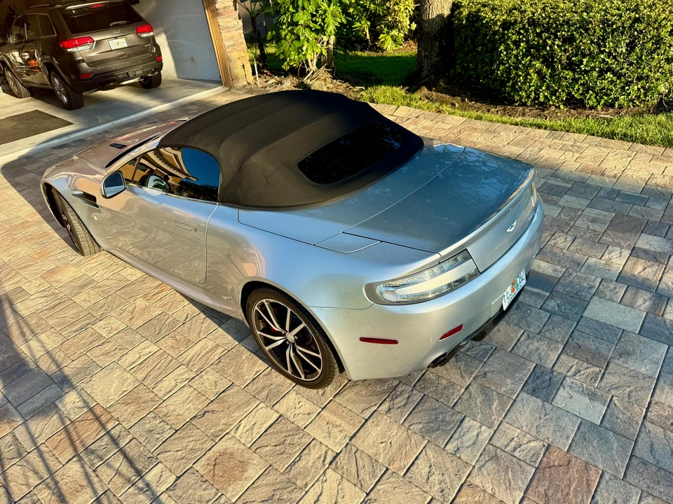 2011 Aston Martin V8 Vantage (2006-2017) - Image 27 of 31