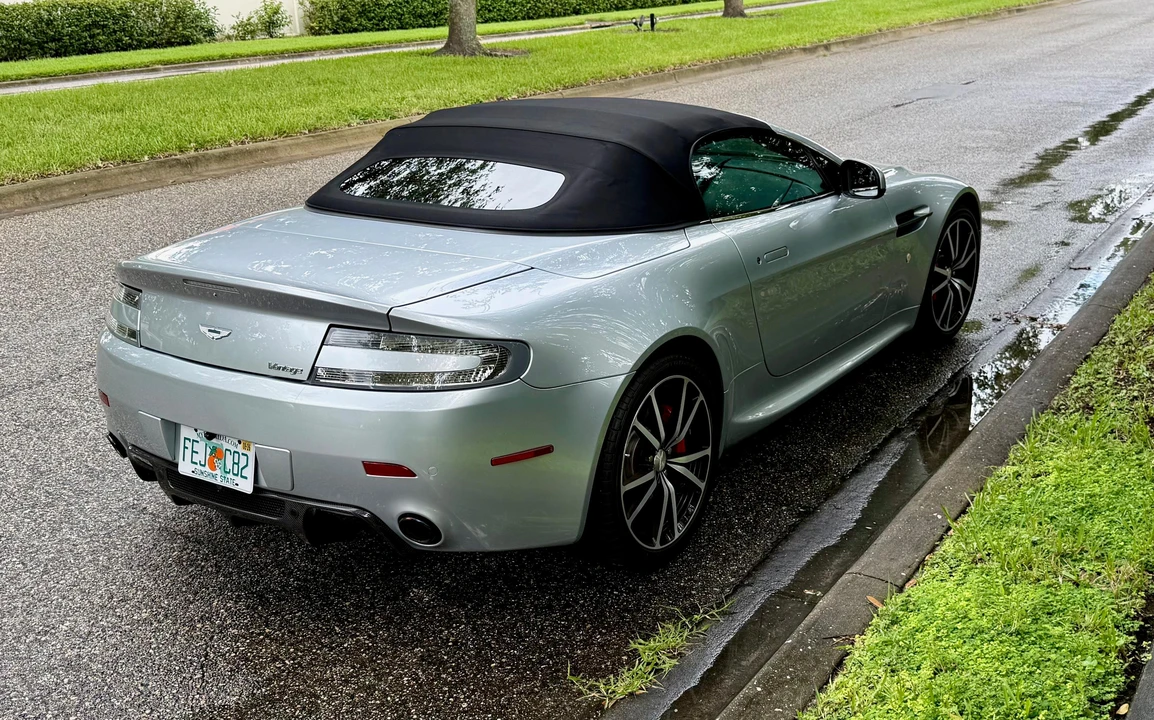 2011 Aston Martin V8 Vantage (2006-2017) - Image 30 of 31