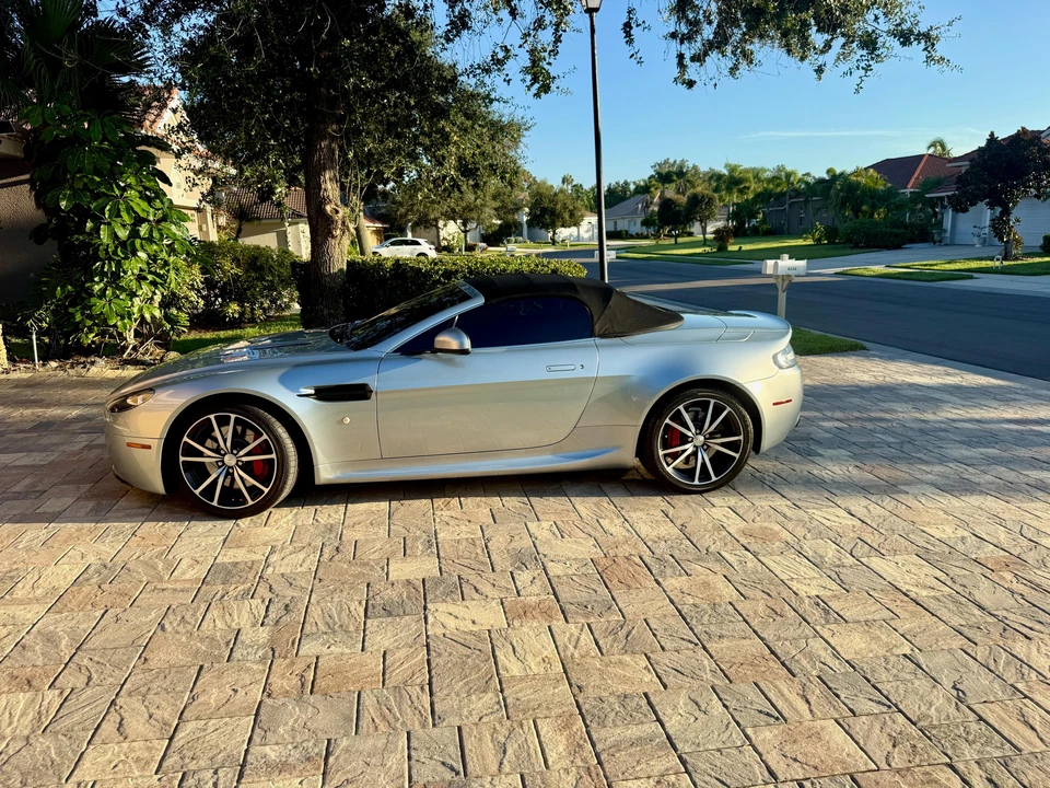 2011 Aston Martin V8 Vantage (2006-2017) - Image 23 of 31
