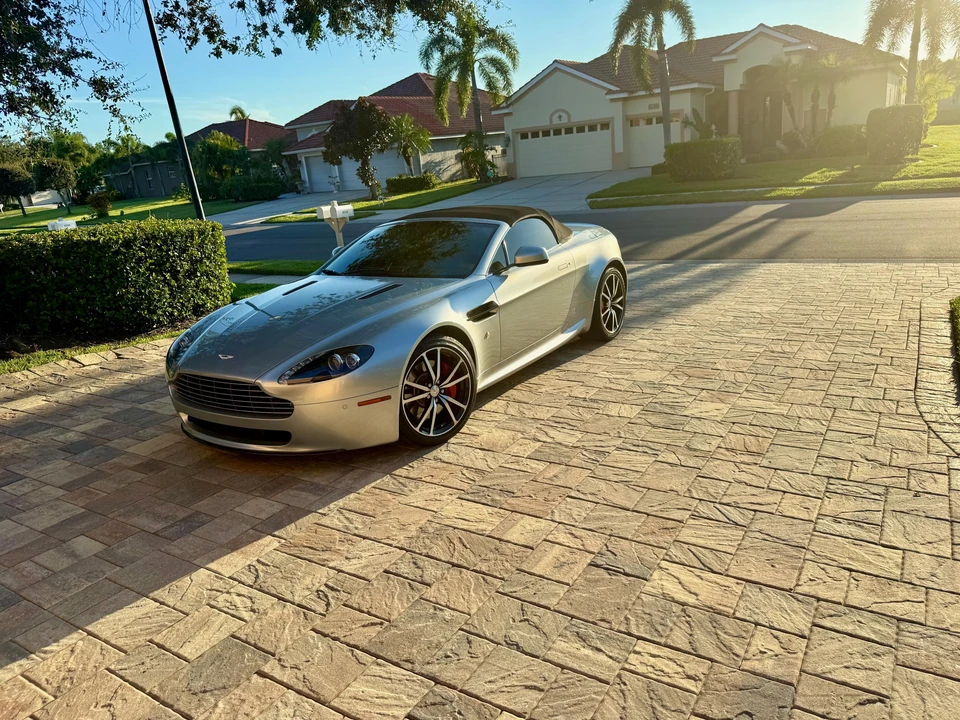 2011 Aston Martin V8 Vantage (2006-2017) - Image 20 of 31