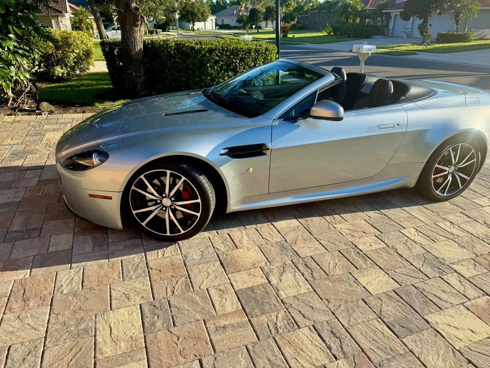 2011 Aston Martin V8 Vantage (2006-2017) - Image 8 of 31