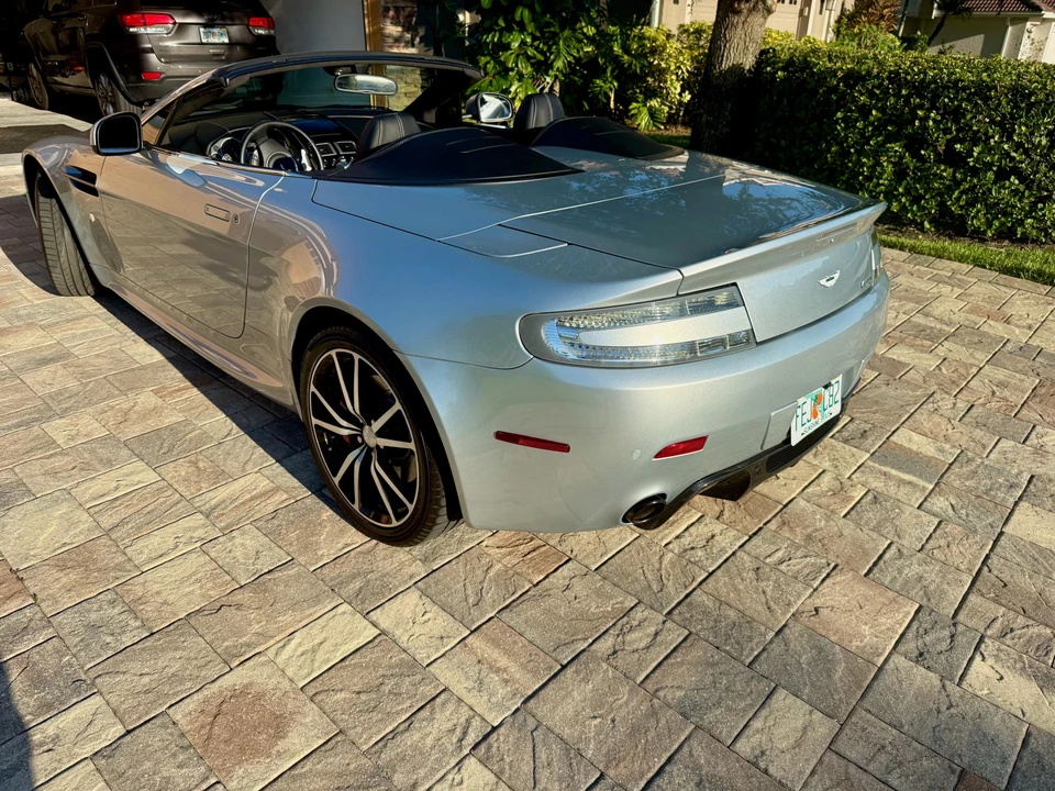 2011 Aston Martin V8 Vantage (2006-2017) - Image 11 of 31