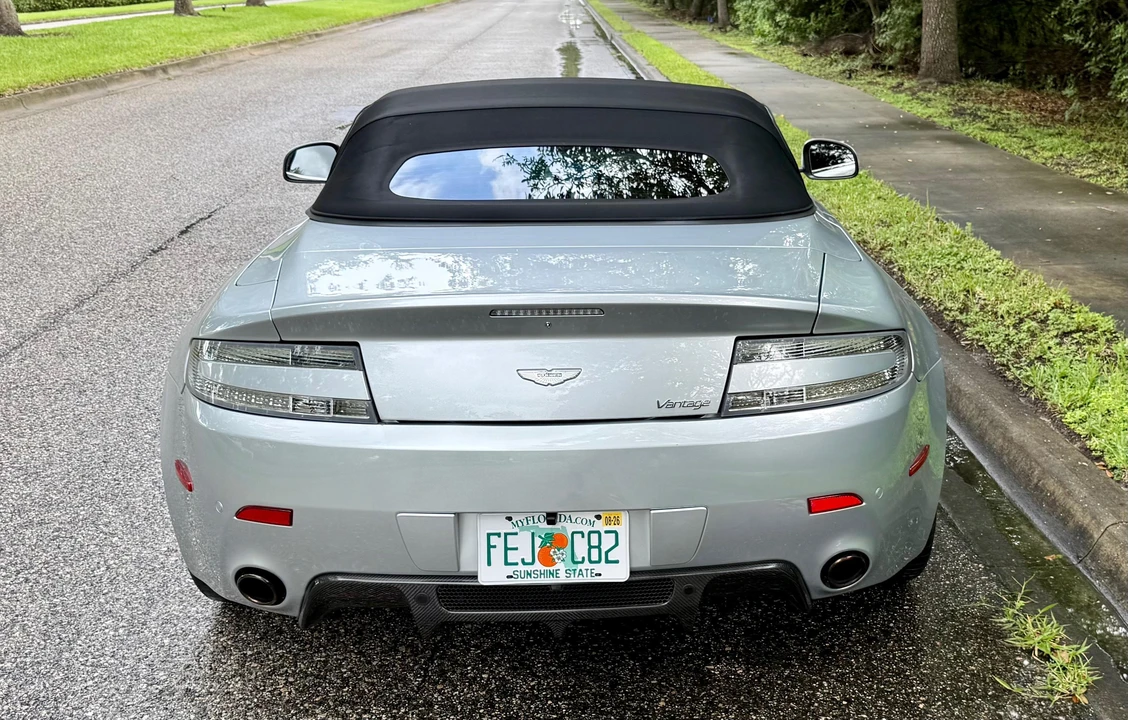 2011 Aston Martin V8 Vantage (2006-2017) - Image 28 of 31