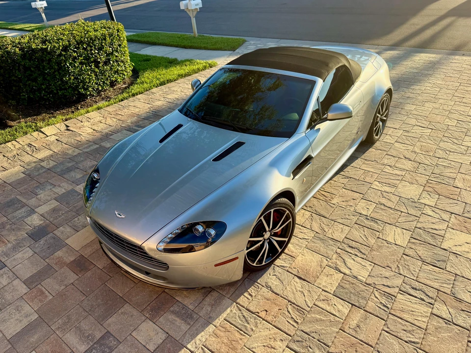 2011 Aston Martin V8 Vantage (2006-2017) - Image 21 of 31