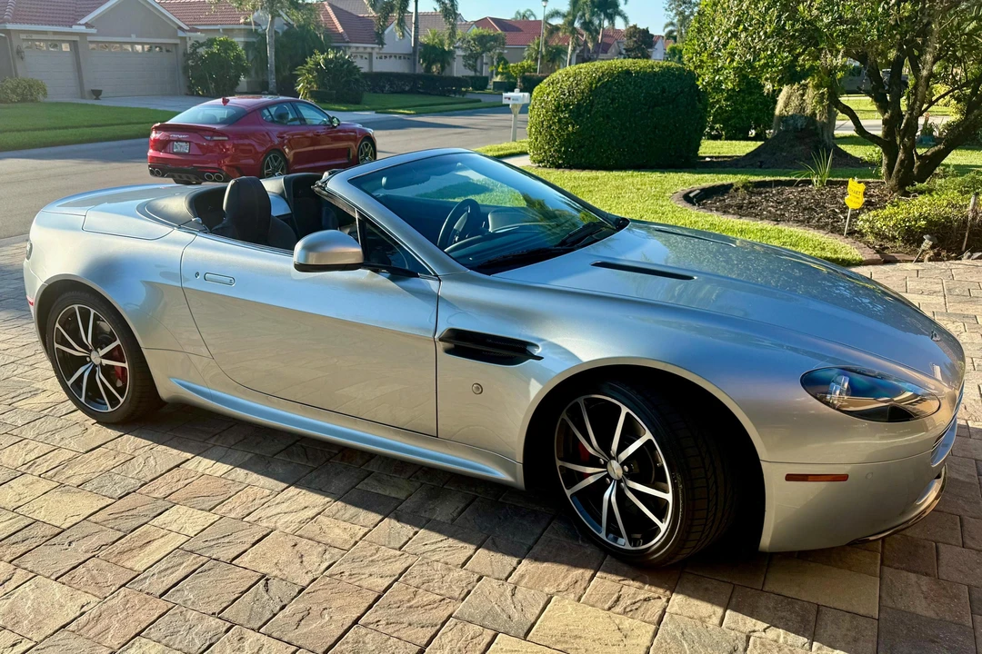 2011 Aston Martin V8 Vantage (2006-2017) - Image 3 of 31