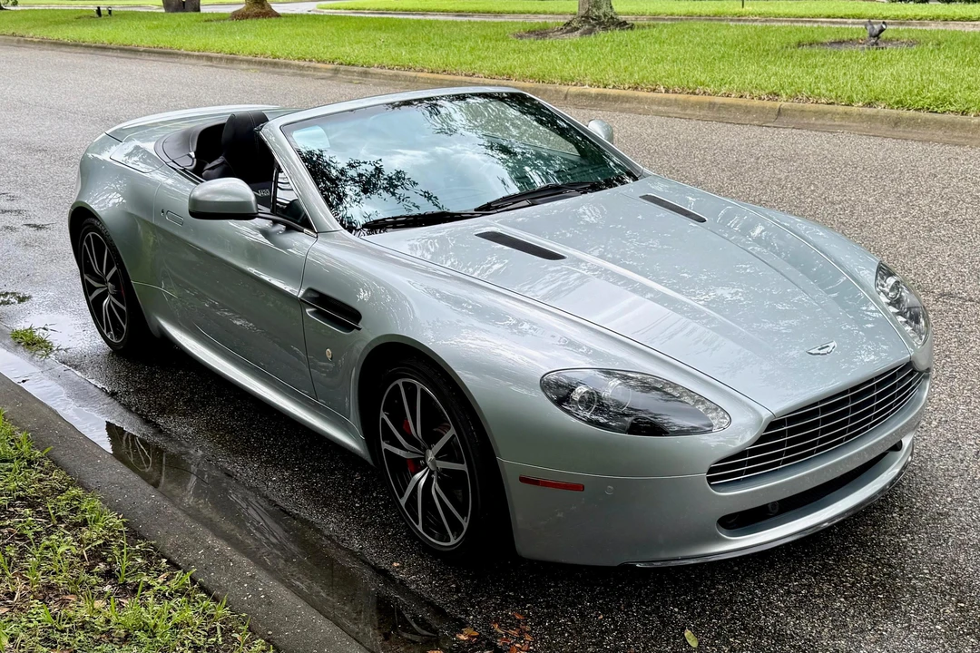 2011 Aston Martin V8 Vantage (2006-2017) - Image 17 of 31