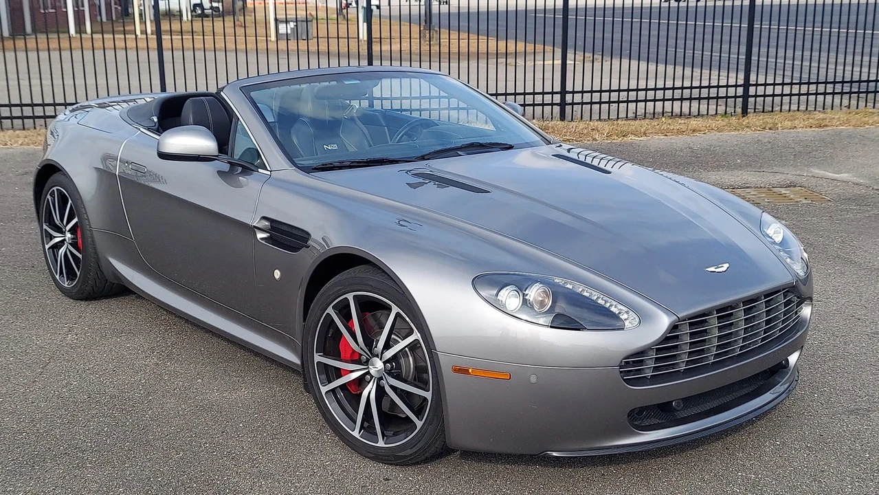 2011 Aston Martin V8 Vantage (2006-2017) - Image 19 of 31