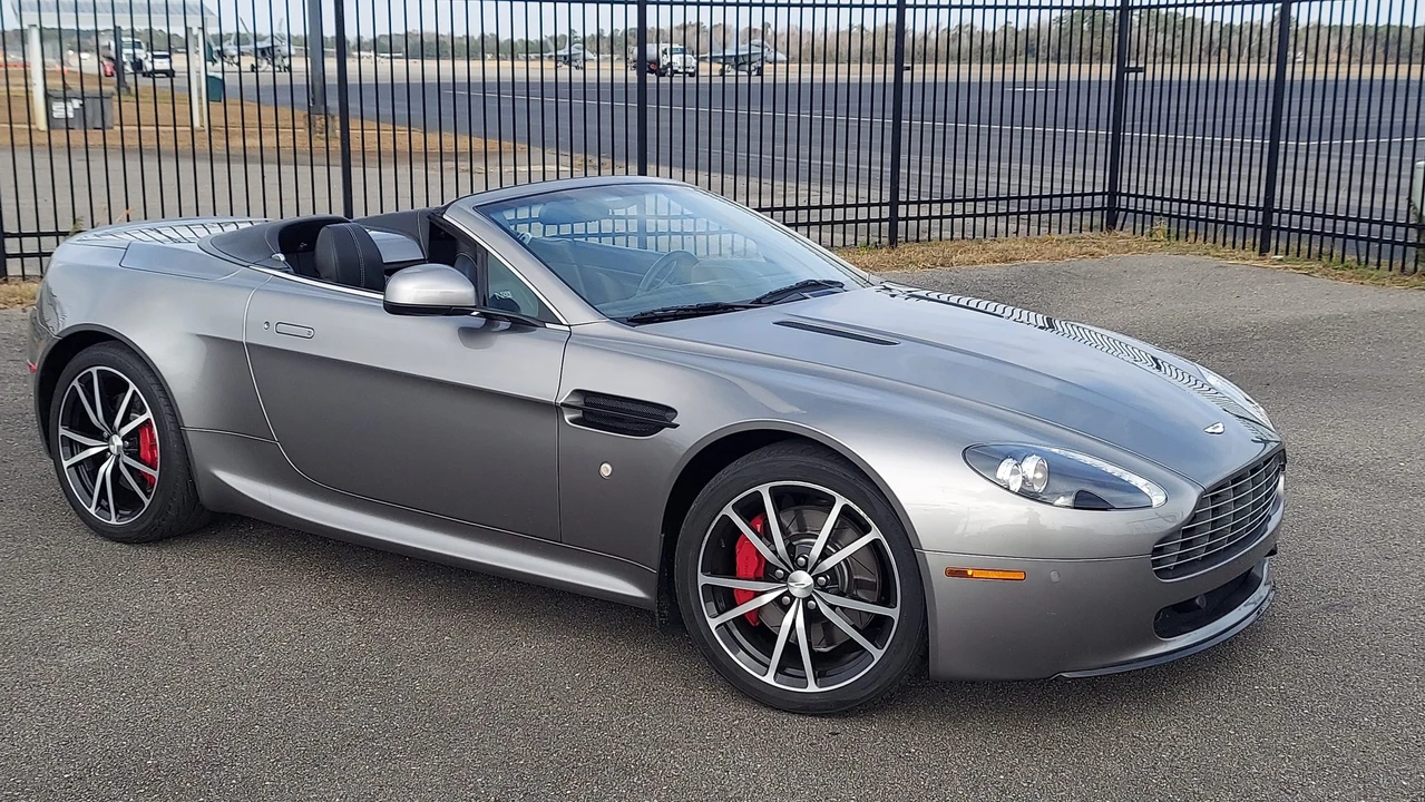 2011 Aston Martin V8 Vantage (2006-2017) - Image 31 of 31