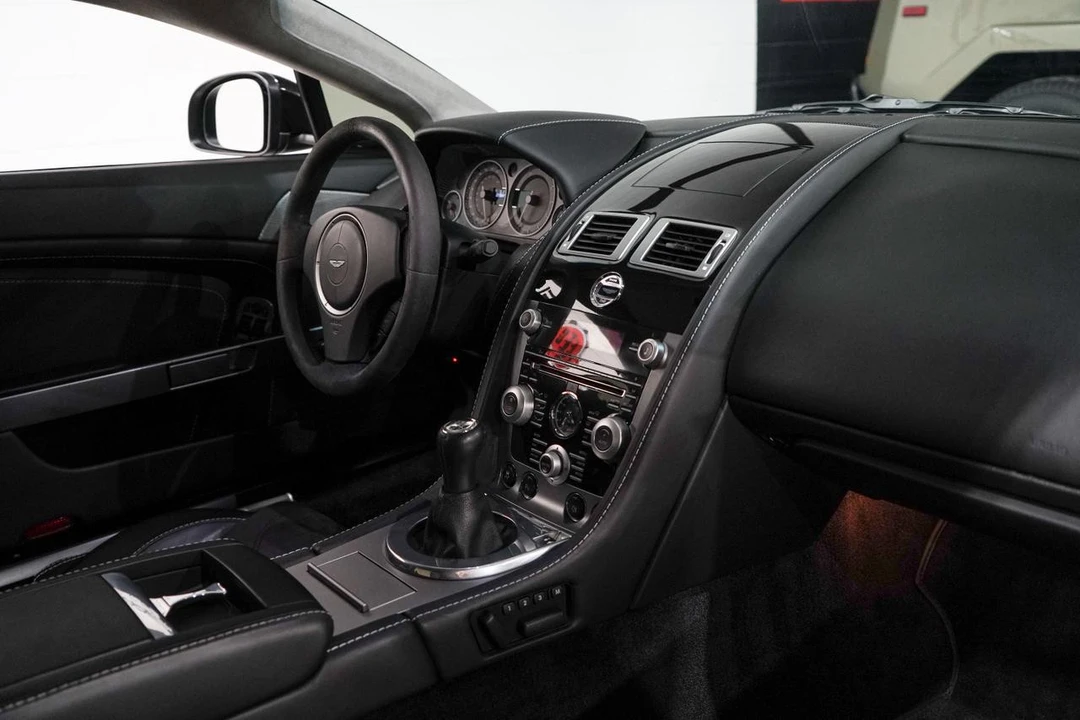 2011 Aston Martin V8 Vantage (2006-2017) - Image 16 of 21