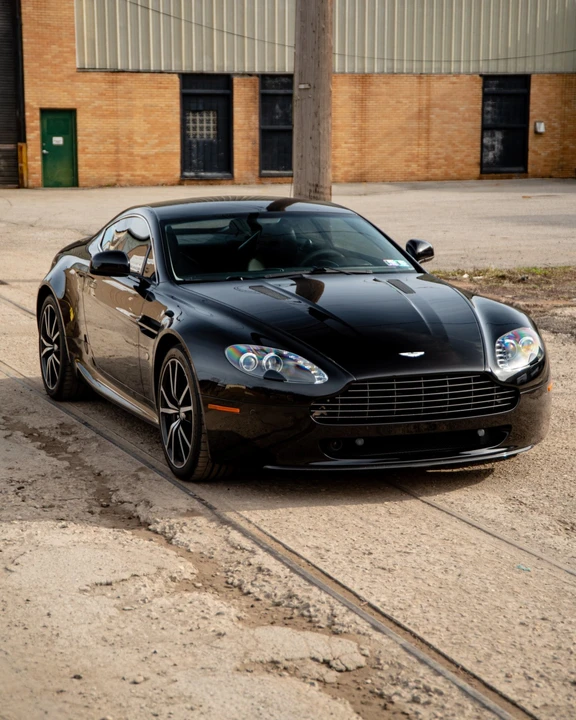 2011 Aston Martin V8 Vantage (2006-2017) - Image 17 of 31