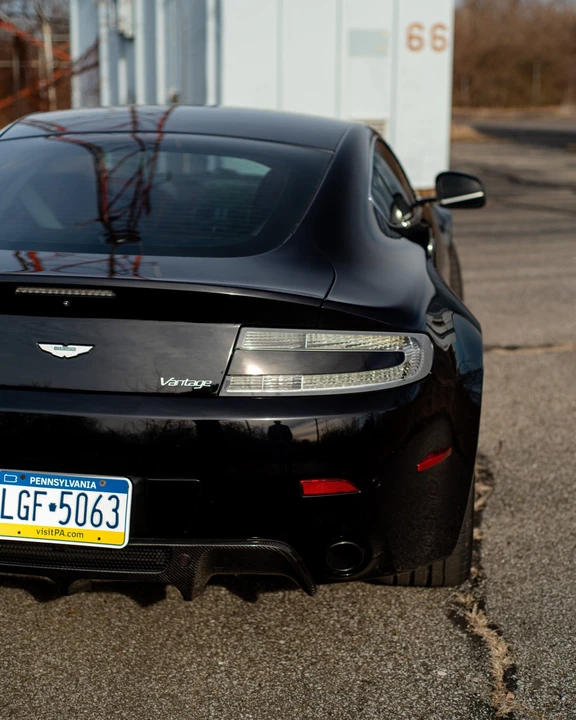 2011 Aston Martin V8 Vantage (2006-2017) - Image 26 of 31