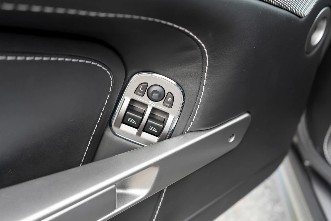 2011 Aston Martin V8 Vantage (2006-2017) - Image 10 of 21