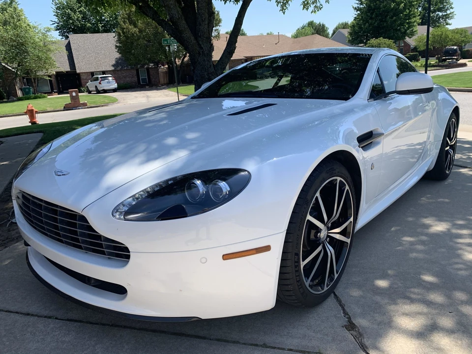 2011 Aston Martin V8 Vantage (2006-2017) - Image 15 of 31