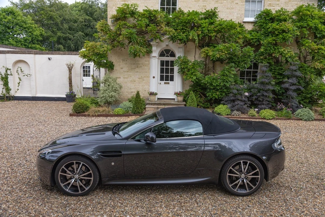 2011 Aston Martin V8 Vantage (2006-2017) - Image 15 of 30