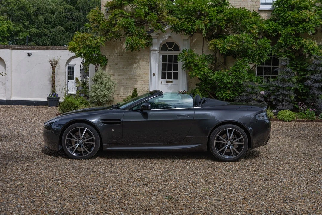 2011 Aston Martin V8 Vantage (2006-2017) - Image 21 of 30