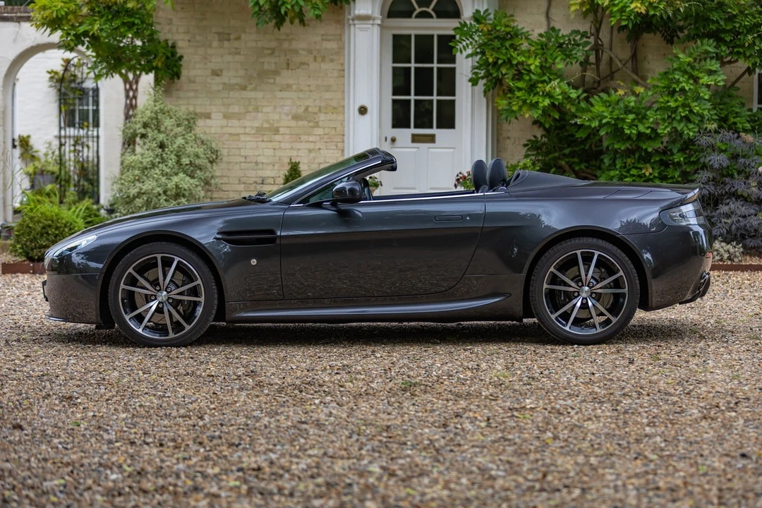 2011 Aston Martin V8 Vantage (2006-2017) - Image 27 of 30