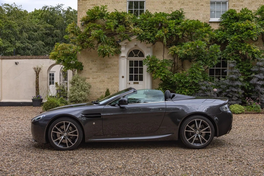 2011 Aston Martin V8 Vantage (2006-2017) - Image 5 of 30