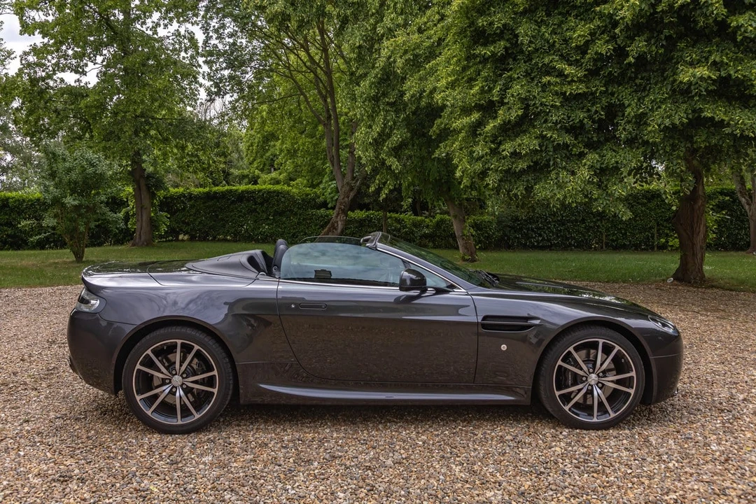 2011 Aston Martin V8 Vantage (2006-2017) - Image 4 of 30